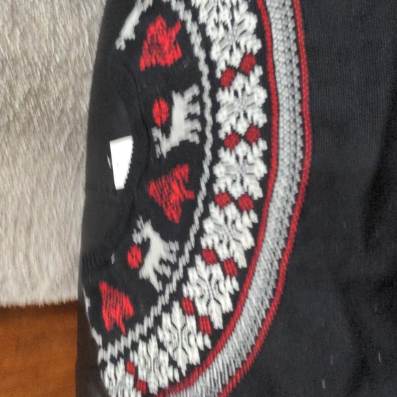 Sweaters - Picture 3 of 4